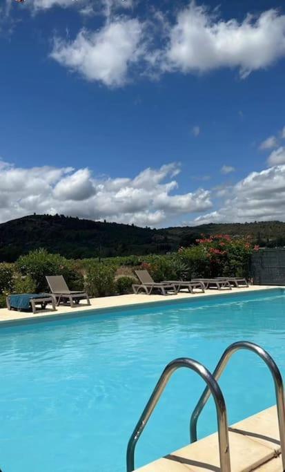 Cosy Appartement Entre Vignes Et Garrigue Avec Piscine Péret 外观 照片