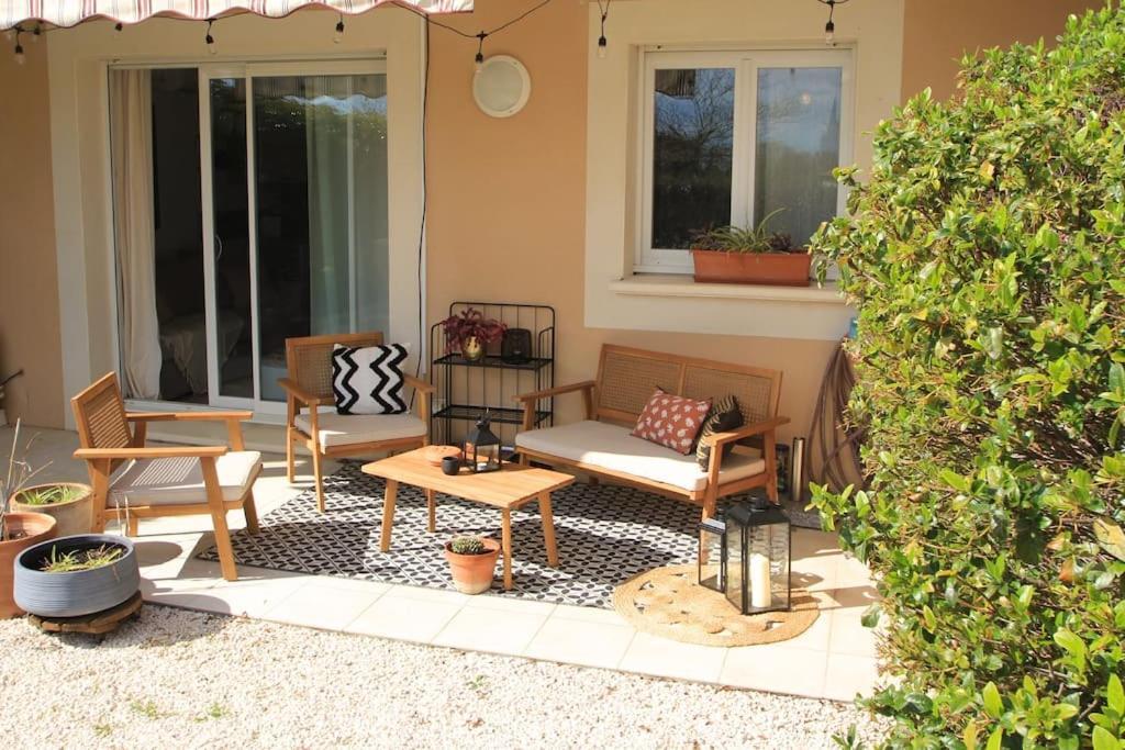 Cosy Appartement Entre Vignes Et Garrigue Avec Piscine Péret 外观 照片